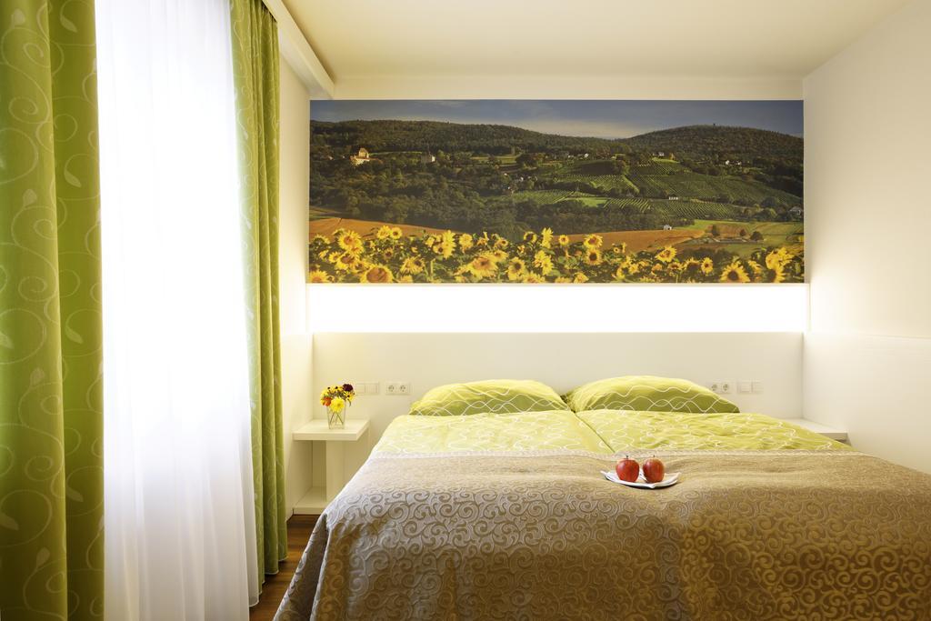 Gasthof Pack "Zur Lebing Au" Hartberg Δωμάτιο φωτογραφία