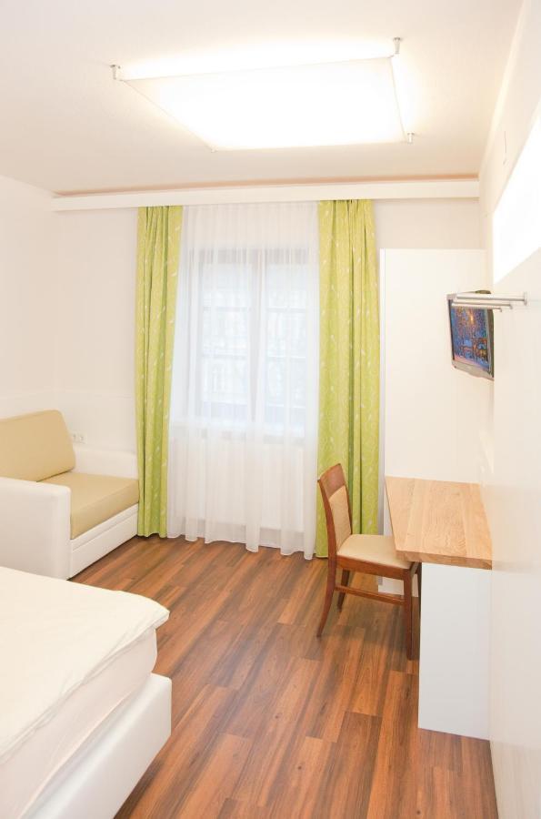 Gasthof Pack "Zur Lebing Au" Hartberg Δωμάτιο φωτογραφία