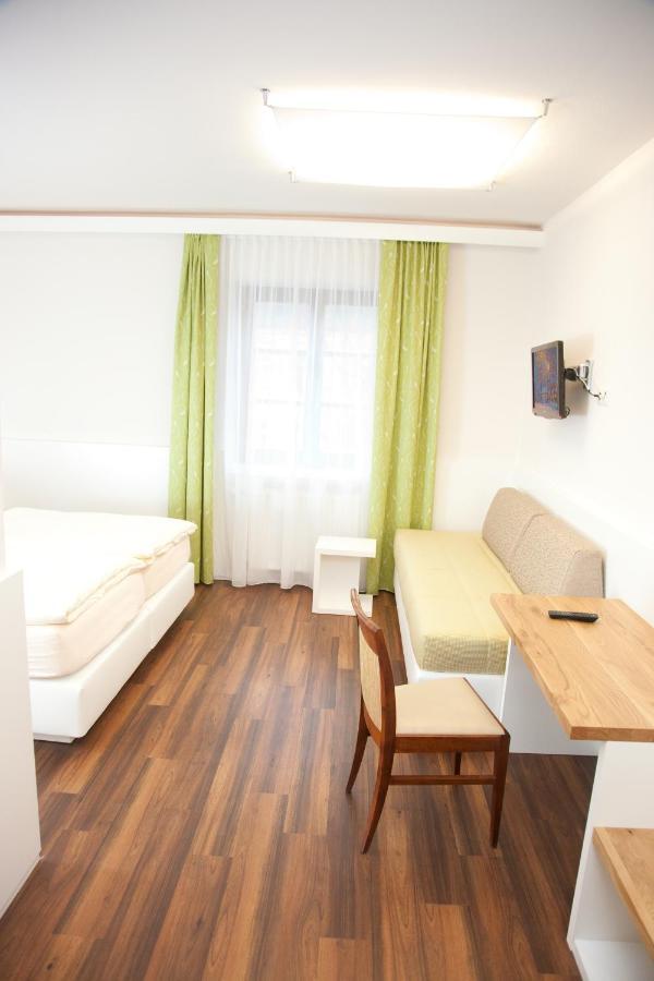 Gasthof Pack "Zur Lebing Au" Hartberg Δωμάτιο φωτογραφία